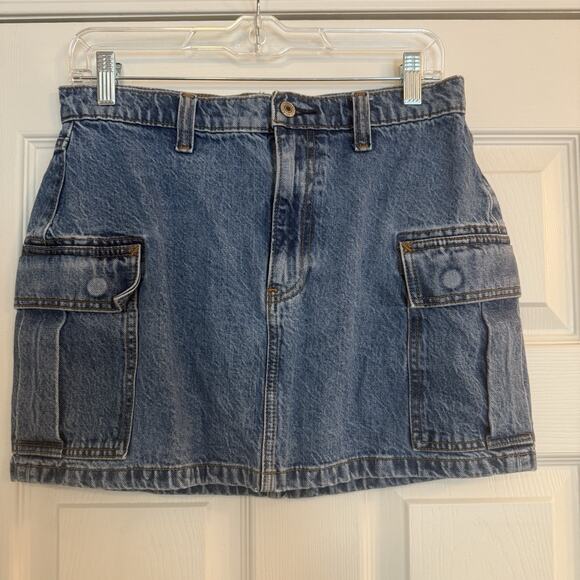 Abercrombie & Fitch Dresses & Skirts - Abercrombie & Fitch High Rise Mini Skirt Size 28 / 6 Denim Side Pockets 90s EUC